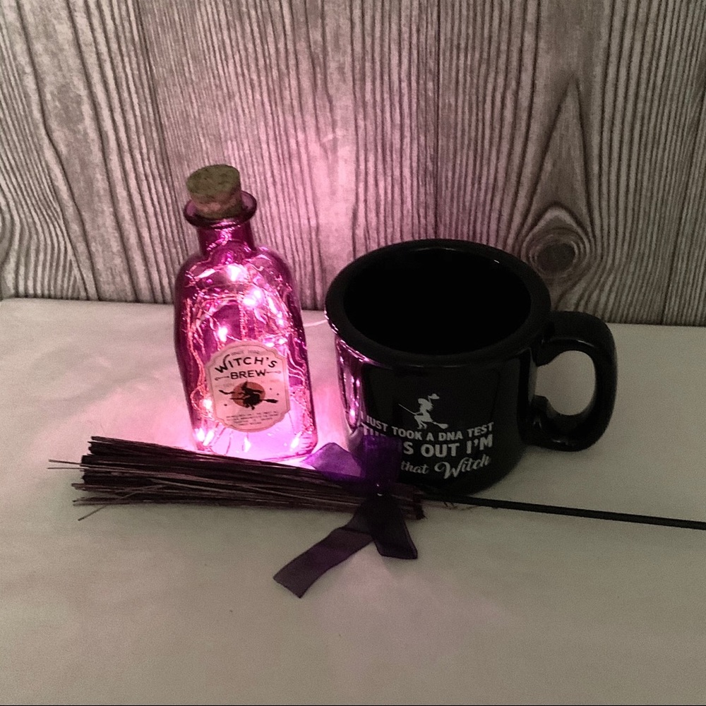 NWT 🧙Magic WITCH’S BREW Light-Up Bottle Decor Set - Picture 9 of 9